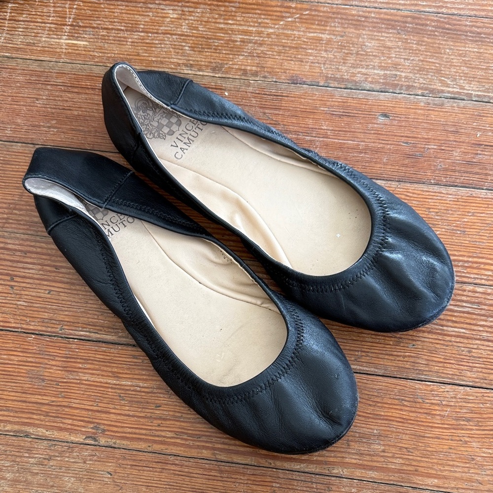 Vince Camuto women’s black leather ballet flats 8